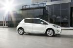 Toyota Yaris Hybrid 2012 года